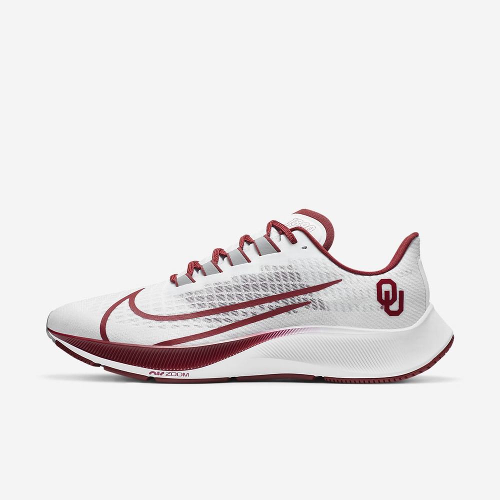 Chaussure De Running Nike College Zoom Pegasus 37 (Oklahoma) Blanche 8143-756 White/Pure Platinum/Team Crimson/Particle Grey Homme | KCO-78361345